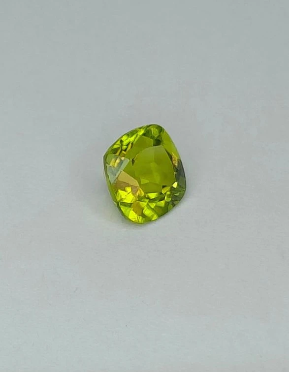 1.88ct Natural Peridot Square Cut Faceted Loose Gemstone From Nigeria — view 2